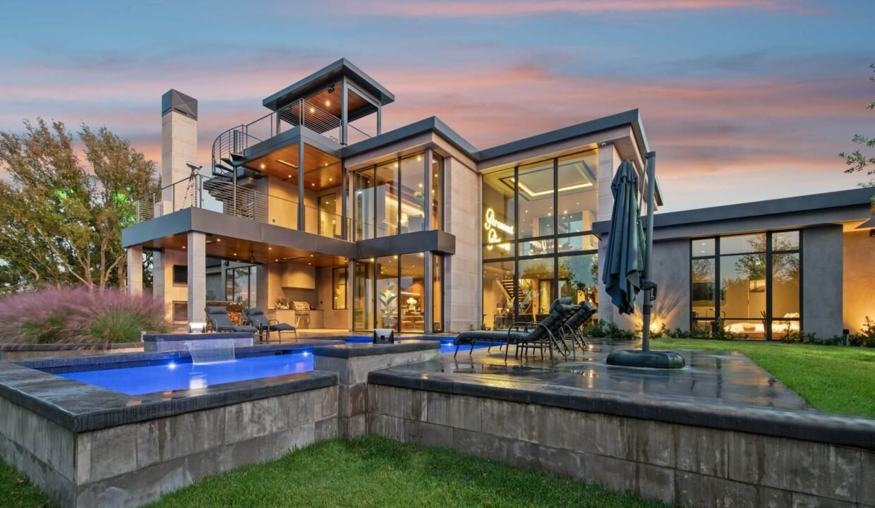 michael-brown-q6eSeT3euLU-unsplash